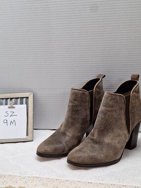 #AEU Mickael Kors Leather Women’s Brown Suede Ankle Boots Sz 9M